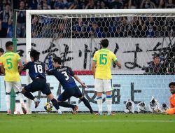 **Duel Piala Dunia: Jepang Vs Brasil – The Shocking Comeback! Samurai Biru Melukai Tim Samba 3-2!**