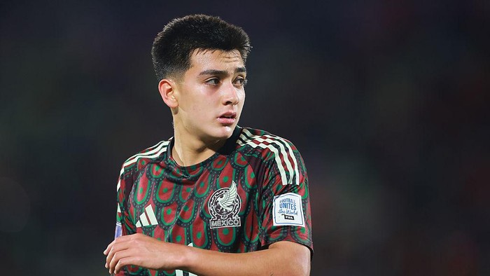 Gelandang Meksiko Gilberto Mora Dapat Perhatian dari Barcelona dan Real Madrid