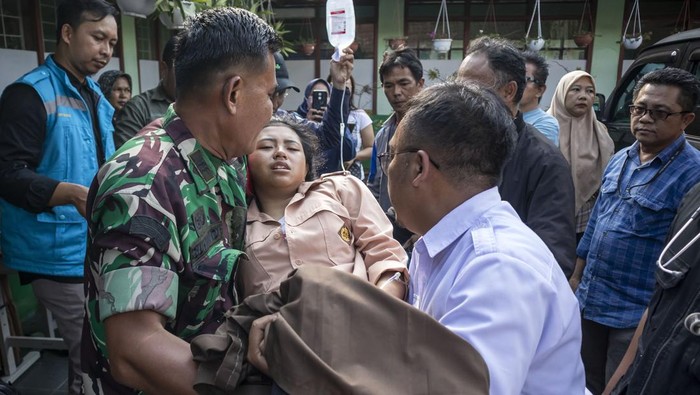 115 Siswa SMPN 1 Cisarua Keracunan, Makan Bergizi Gratis Jadi Bencana!