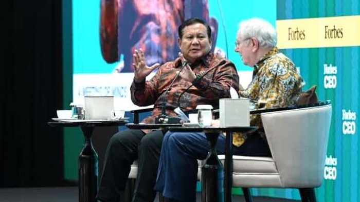 Prabowo's Shocking Admission: Claims to Have Studied at Oxford, but Only Went to a Bookstore