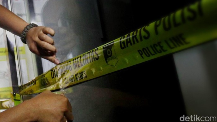 Aksi Keji Suami Bakar Istri di Jaktim: Wajah CAU (24) Terluka, Polisi Buru Pelaku
