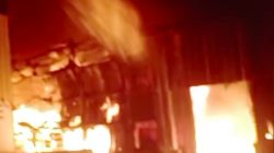 Tragedi Gudang Paket Cakung: Api Devastasi, Kebakaran Merenggut Ribuan Barang!