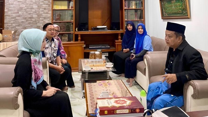 Atalia Praratya Sowan ke Ketua PCNU Bandung, Dukung Anggaran Pesantren - Update 1