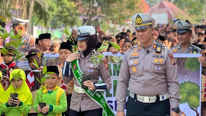 Langkah Kecil Anak-anak SD di Siak, Menanam Masa Depan yang Berkembang