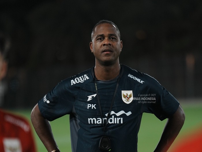 **Media Inggris Soroti Pencopotan Patrick Kluivert dari Timnas Indonesia**