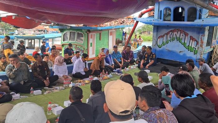 **Curhat ke Andra Soni, Nelayan Protes Kapal Tertabrak Tongkang: Gubernur Banten Tanggap!**