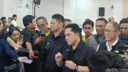 [Erick Thohir Sibuk Menpora, Tak Berikan Jawaban soal Kluyvert]