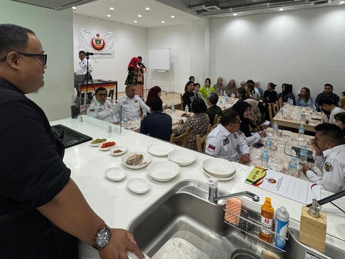 **Andre Rosiade Dukung Pelatihan Rendang IKM di Tokyo, Kegiatan Menyapa Perantau Minang**