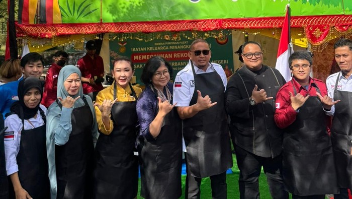 Andre Rosiade Dipercaya Memimpin IKM Masak Rendang 200 Kg di Tokyo, Menarik Perhatian Dunia!