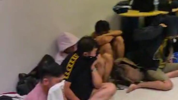 34 Pria Diamankan dalam Operasi Polisi di Surabaya: Pesta Seks Sesama Jenis di Hotel