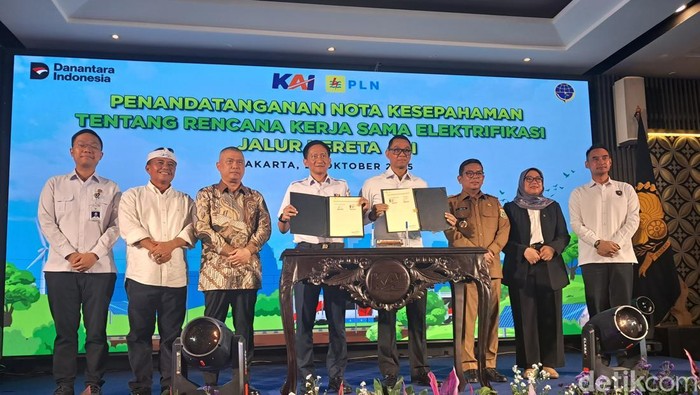 Elektrifikasi KA Cikarang-Cikampek dan Padalarang-Cicalengka Segera Digarap - Update 1