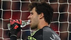 **Mantap, Lammens! Performa Luar Biasa Senne Lammens di Anfield**
