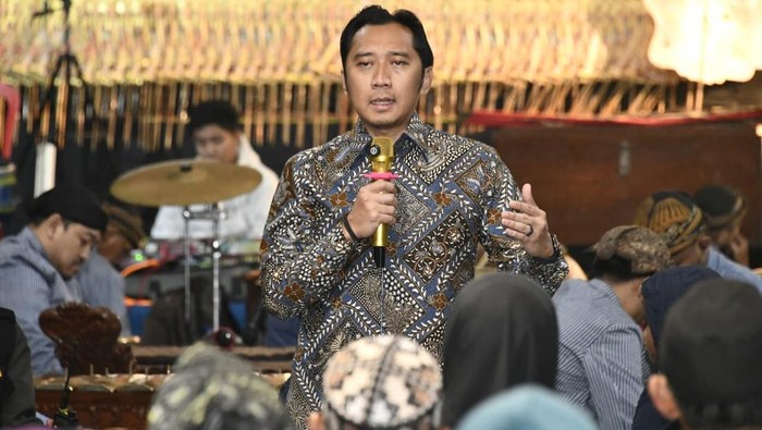 Ibas Ajak Warga Pacitan Lestarikan Budaya melalui Pagelaran Wayang Kulit