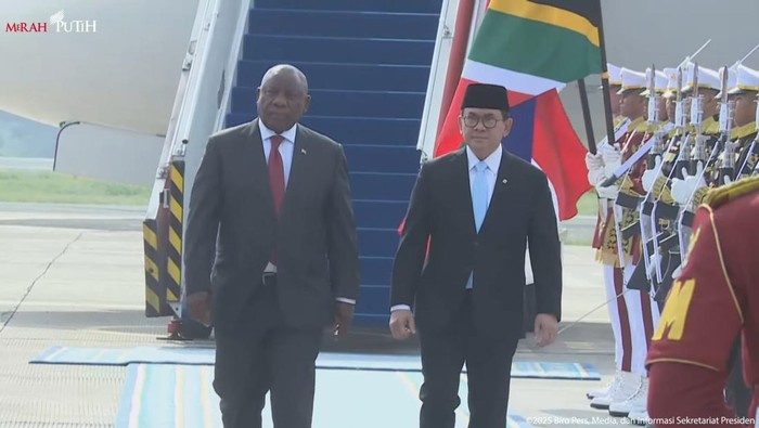 **Presiden Afrika Selatan Tiba di Jakarta, Siap Gelar Pertemuan Strategis dengan Prabowo**
