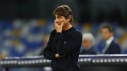 **Conte Telan Kekalahan Terbesar dalam Kariernya: Napoli Kandas di Tangan PSV Eindhoven**