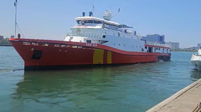 Hilang Kontak di Makassar, Kapal Ambulans Muncul di Madura: Misteri Perairan Terbuka