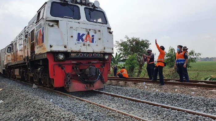 7 Perjalanan Kereta Api Dibatalkan Imbas KA Purwojaya Anjlok di Bekasi: Kenapa Ini Terjadi?