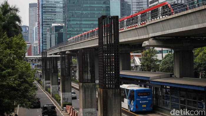 Tidur Pramono Terganggu, Tiang Monorel Jadi Penyebabnya!