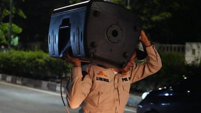 Satpol PP Tertibkan PKL Berisik di Danau Sunter, Warga Nyanyi Kebahagiaan!