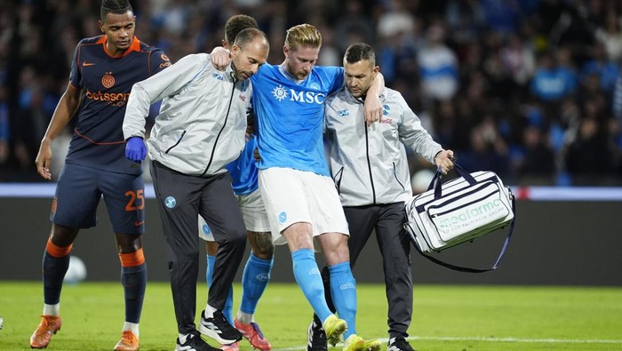**De Bruyne Cedera Setelah Tendang Penalti, Napoli Was-was di Serie A**