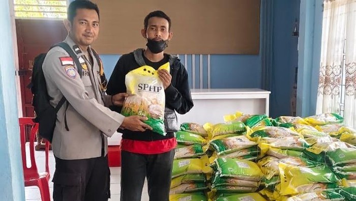 **Polisi dan Bulog Derahkan 98 Ton Beras Murah di Meranti Riau, Gerakan Pangan untuk Stabilitas Harga**