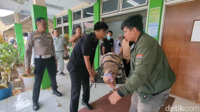 Tragedi Tol Batang: Bus Terguling, 2 Jiwa Ibu-Anak Tewas