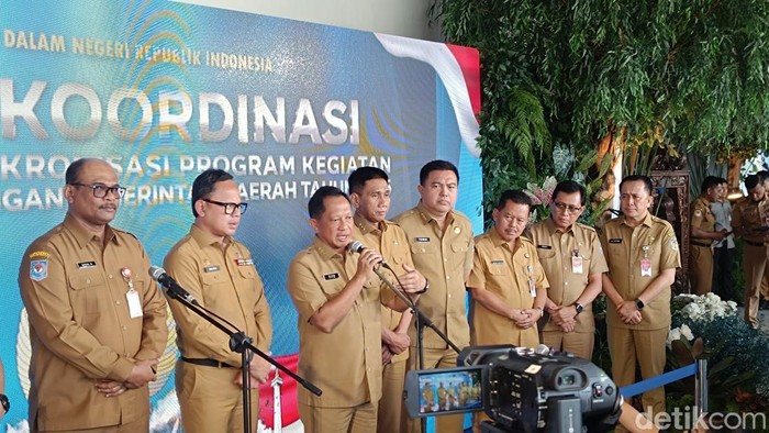 Mendagri Minta Seluruh Pemda Kompak Dukung Program Prioritas Prabowo - Update 1