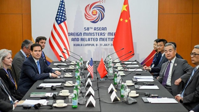 Menlu AS-China Teleponan Strategis Jelang Pertemuan Trump-Xi Jinping