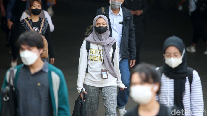 Mikroplastik Cemari Air Hujan Jakarta, Menkes Imbau Warga Pakai Masker - Update 1