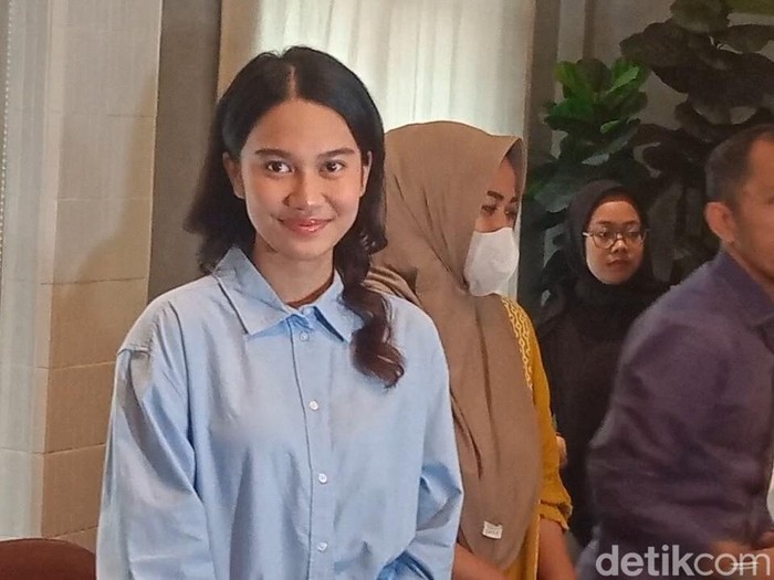 **Azizah Salsha vs Bigmo-Resbob: Laporan Pencemaran Nama Baik Naik ke Penyidikan**