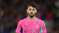 Guardiola Tetap Andalkan Trafford di Manchester City