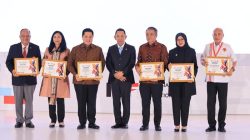 Gelar Balap Sepeda Konsisten, Banyuwangi Kecap Penghargaan PB ISSI