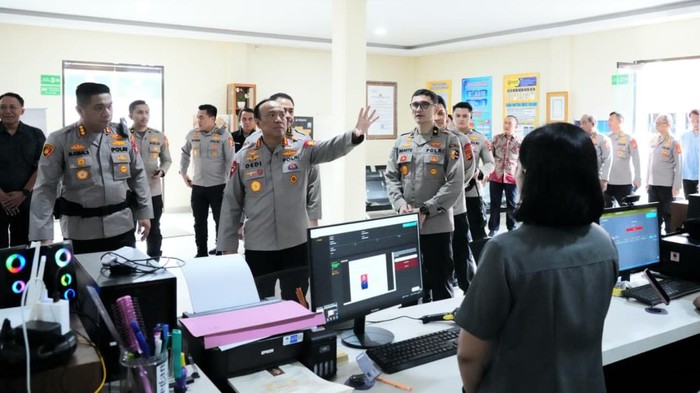 Wakapolri Tinjau Peningkatan Pelayanan SPKT di Denpasar: Polri Harus Hadir - Update 1