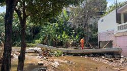 “Tanggul Baswedan di Jati Padang Jebol: Ketua RW Minta Pramono Turun Tangan!”