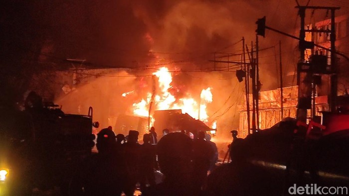 Truk Tangki BBM Meledak, Cianjur Berduka