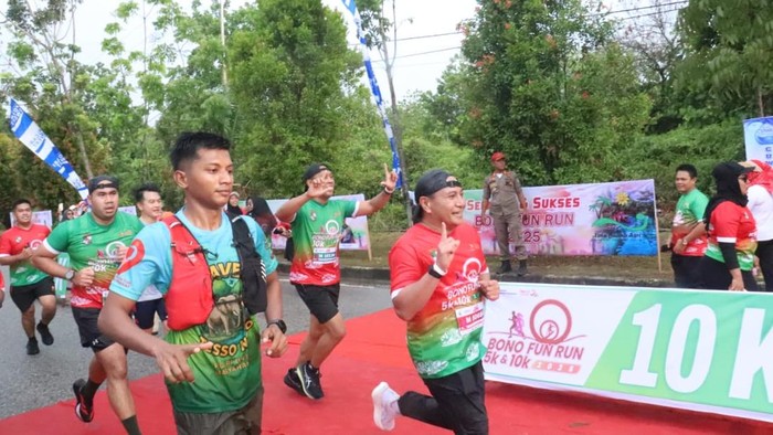 Kapolda dan Gubernur Riau Buka Bono Fun Run, Sambut HUT Pelalawan Ke-26 dengan Semarak