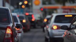 “Info Titik Kepadatan Lalin di Tol Arah Jakarta Senin Pagi: Rute yang Bikinmu Tersendat Sebelum Pagi!”