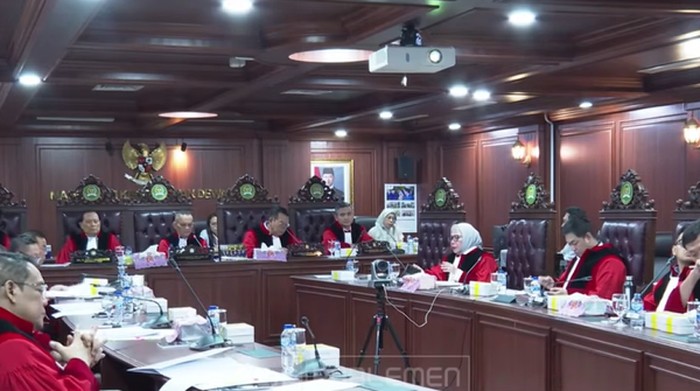 Sidang Perdana MKD: Anggota DPR Nonaktif Dipanggil, Saksi-Ahli Diminta Buka Rahasia!