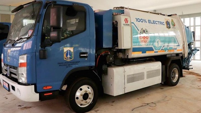 Tekan Emisi Karbon, Jakarta Jadi Pelopor Penggunaan Truk Sampah Listrik - Update 1