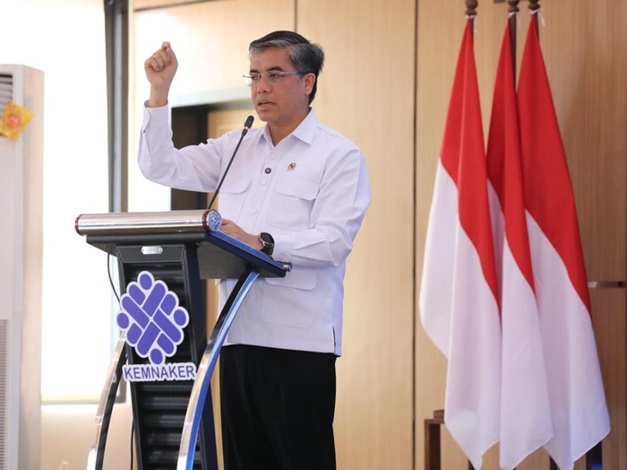 Menaker Sebut Produktivitas Jadi Kunci Hubungan Industrial Transformatif - Update 1