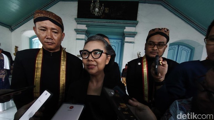 PB XIII Wafat, KGPAA Hamangkunegoro Jadi Penerus Raja Keraton Solo: Sebuah Perpindahan Era yang Menyedot Perhatian Dunia