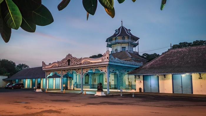 **Raja PB XIII Wafat, Wisata Keraton Solo Ditutup 7 Hari dalam Masa Berkabung**