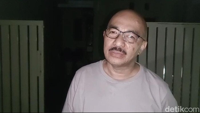 Hakim Tahu Rumahnya Terbakar Saat Sidang Kasus Topan Ginting, Drama Nyata dalam Hukum!