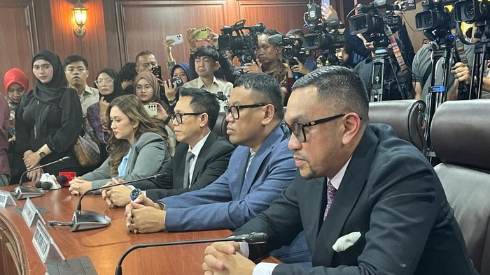 Putusan Lengkap Skorsing Sahroni, Nafa Urbach dan Eko Patrio dari DPR - Update 1