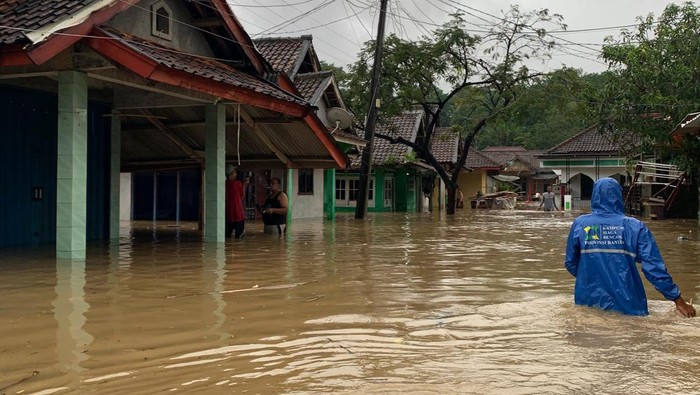 Banjir Pandeglang: Warga Desa Terancam, Hujan Deras Jadi Pemicu!