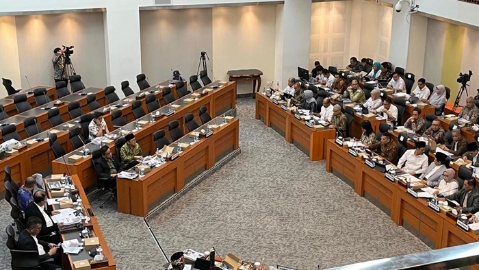 Kepala BNPB Tanpa Alasan, Pimpinan DPR Seloroh Soal Anggaran Bencana