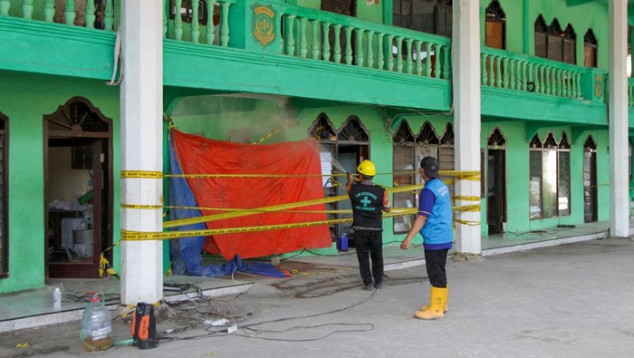 Kemenag Salurkan Dana Rehab Rp 610 Juta ke Ponpes Al Khoziny Sidoarjo: Dana Besar untuk Pendidikan Islam Masa Depan!