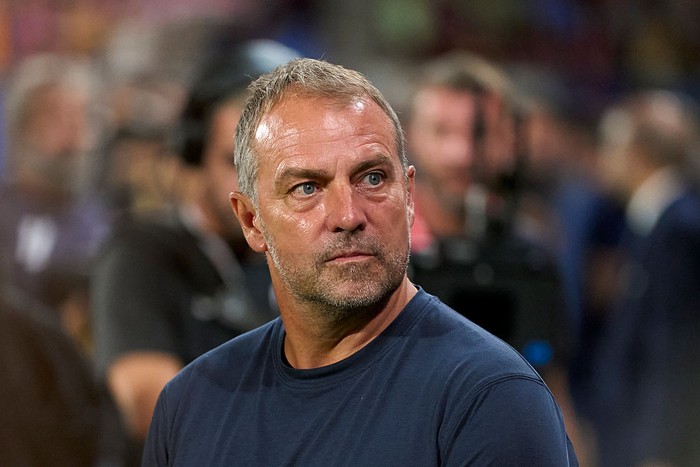 **Hansi Flick Mau Tinggalkan Barcelona? Kontrak 2027 Tapi Kabar Pemutusan Musim Ini!**