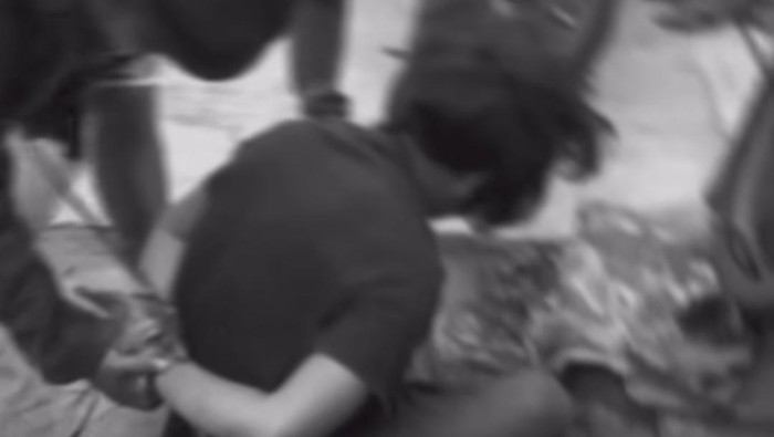 [Warga Jakarta Timur Tangkap Pria Maling Besi, Tangan Pelaku Dikikat dalam Video Viral]