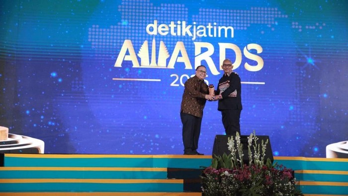 **Kemenbud Terpilih di detikJatim Awards 2025, Dorong Penguatan Masyarakat Adat**